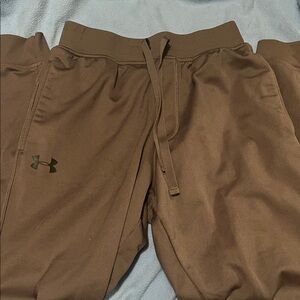 Like New! Under Armour Chestnut Sweatpants Men’s Small